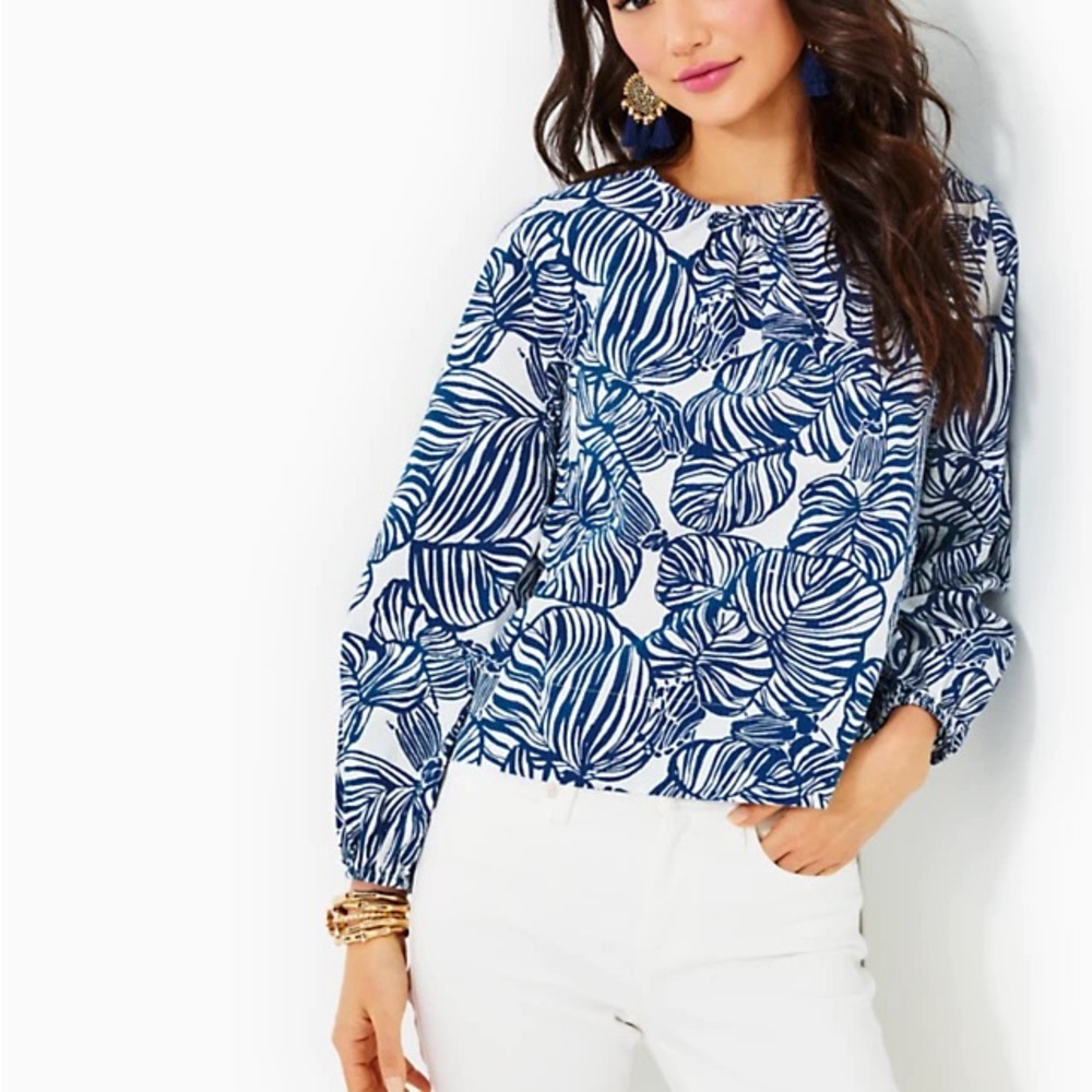 NWT Lilly Pulitzer Blue and White Leaf Print Women's Top (Size XS)